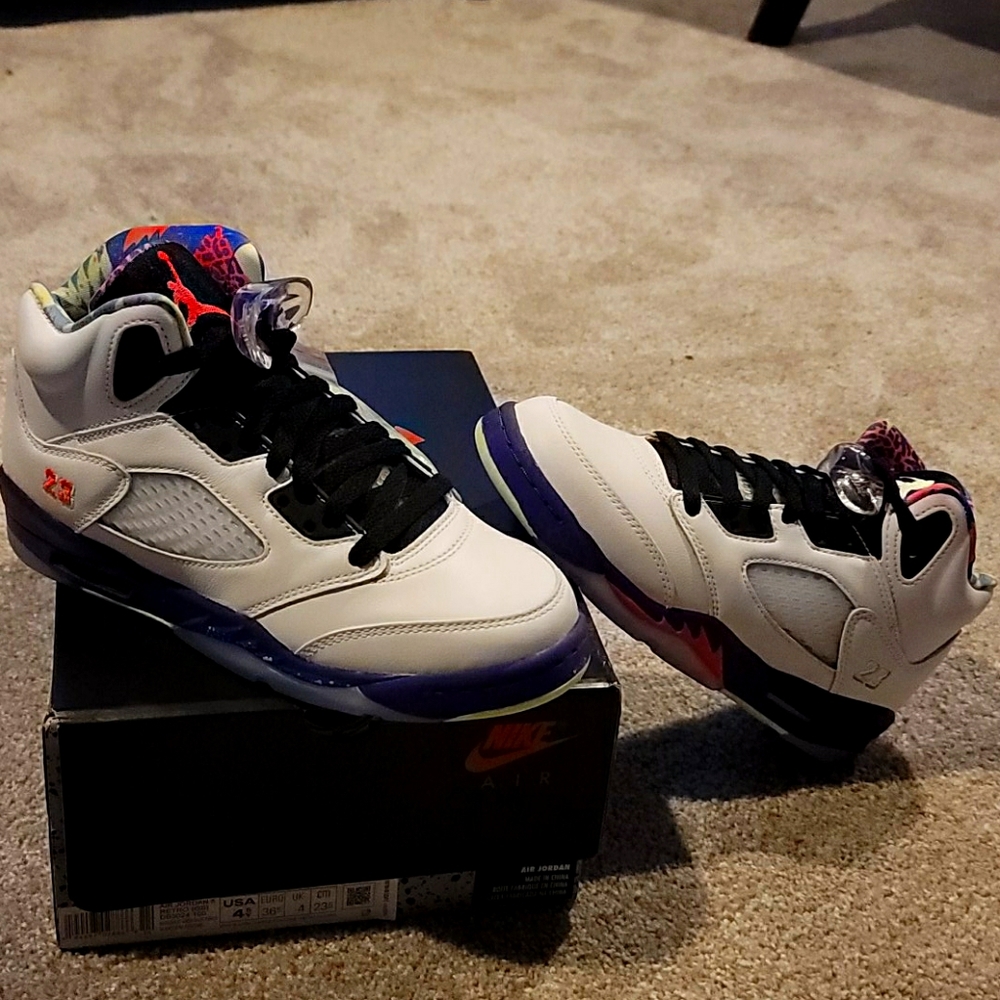 NWT Size 4.5 Air Jordan 5 Retro (GS)